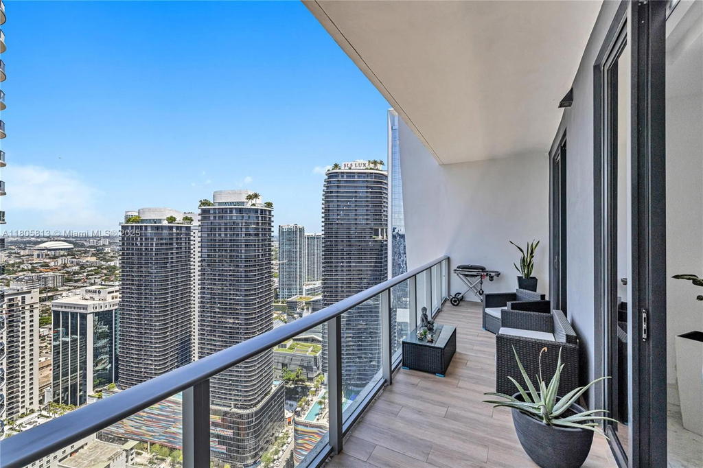 Real estate property located at 1010 Brickell Ave #4809, Miami-dade, 1010 Brickell Condo, Miami, FL
