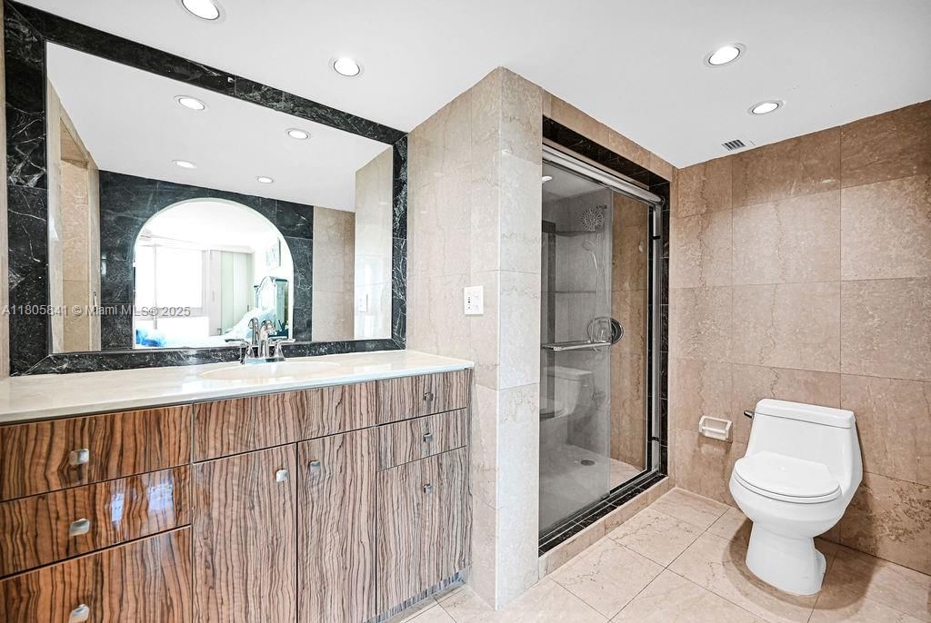 Real estate property located at 2655 Collins Ave #1501, Miami-dade, Mirasol Ocean Towers Cond, Miami Beach, FL