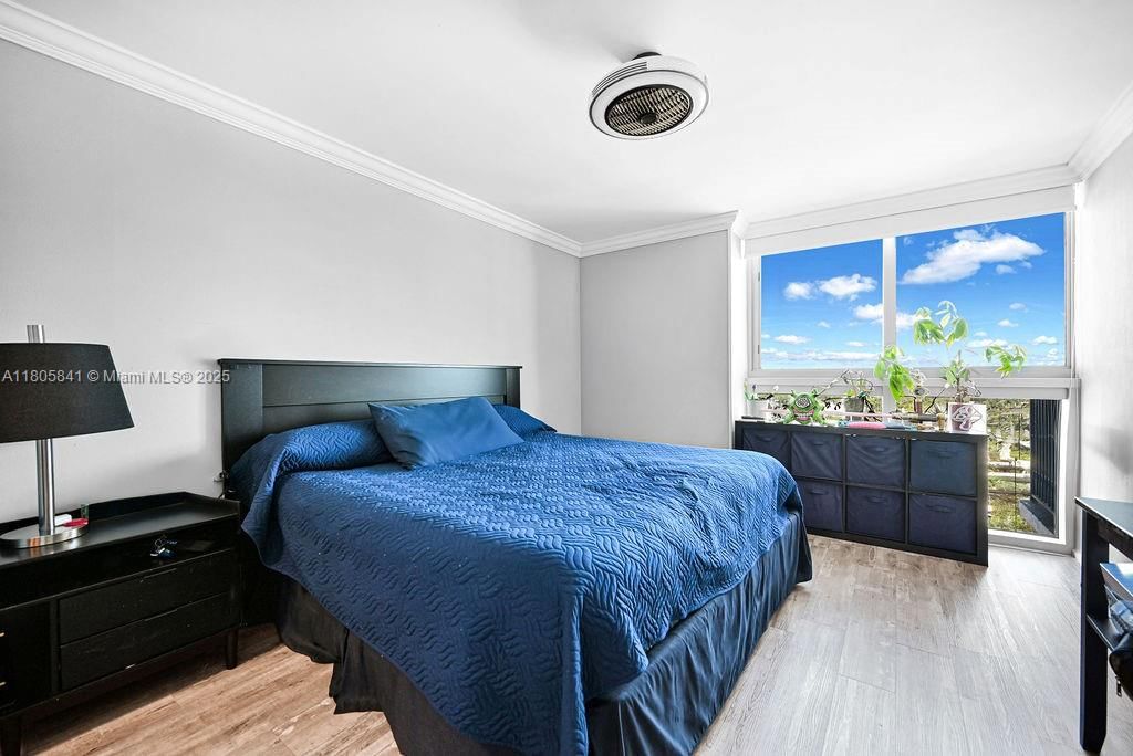 Real estate property located at 2655 Collins Ave #1501, Miami-dade, Mirasol Ocean Towers Cond, Miami Beach, FL