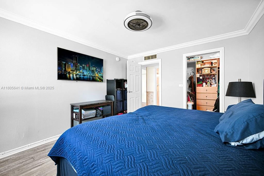 Real estate property located at 2655 Collins Ave #1501, Miami-dade, Mirasol Ocean Towers Cond, Miami Beach, FL