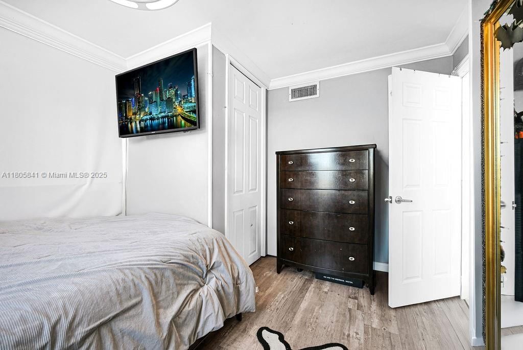 Real estate property located at 2655 Collins Ave #1501, Miami-dade, Mirasol Ocean Towers Cond, Miami Beach, FL