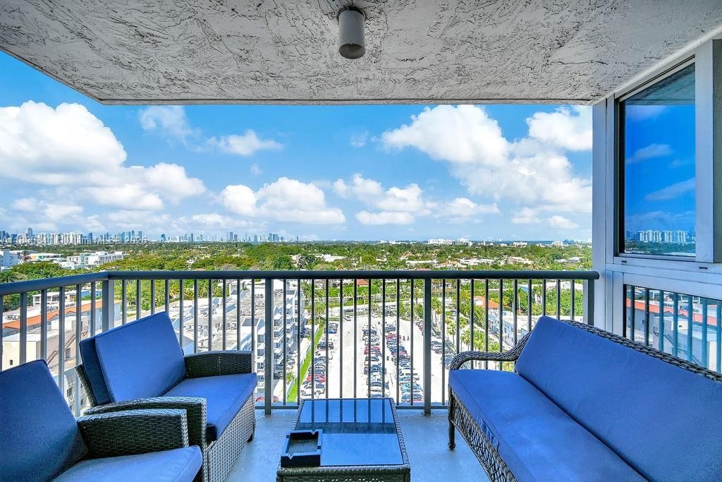 Real estate property located at 2655 Collins Ave #1501, Miami-dade, Mirasol Ocean Towers Cond, Miami Beach, FL