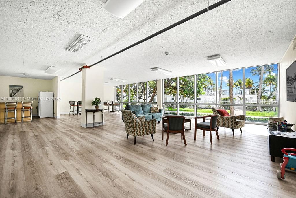 Real estate property located at 2655 Collins Ave #1501, Miami-dade, Mirasol Ocean Towers Cond, Miami Beach, FL