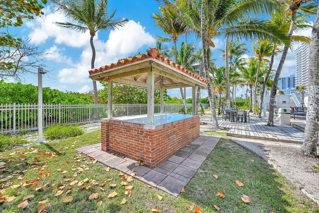 Real estate property located at 2655 Collins Ave #1501, Miami-dade, Mirasol Ocean Towers Cond, Miami Beach, FL