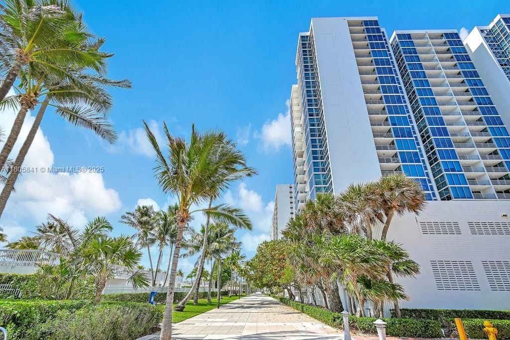 Real estate property located at 2655 Collins Ave #1501, Miami-dade, Mirasol Ocean Towers Cond, Miami Beach, FL