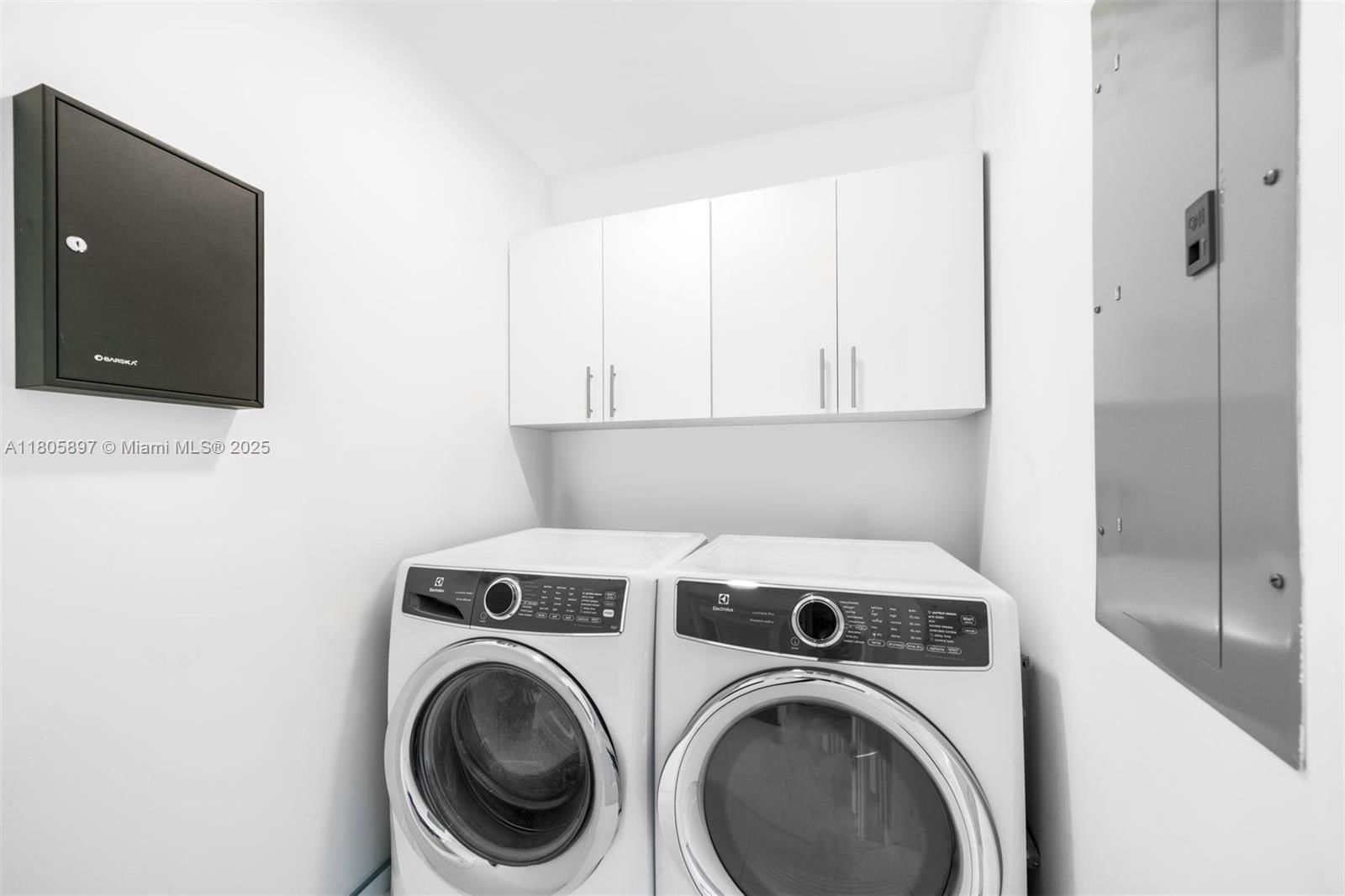 Real estate property located at 851 1st Ave #3011, Miami-dade, Paramount Miami Worldcent, Miami, FL