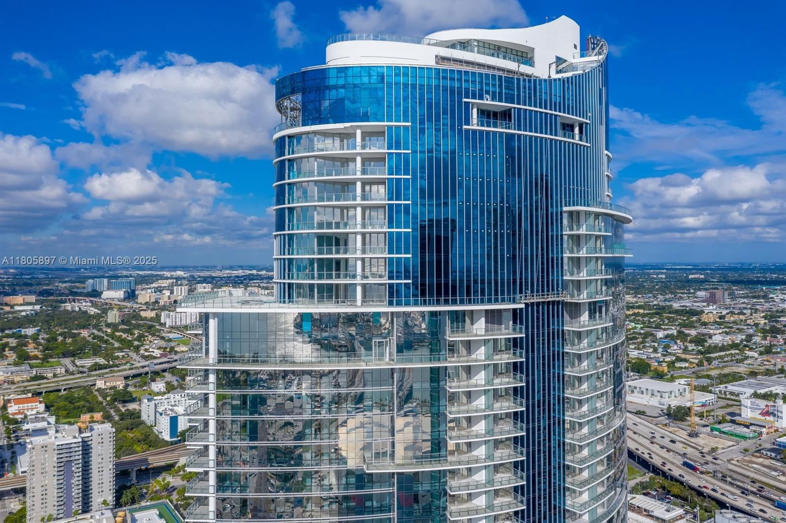 Real estate property located at 851 1st Ave #3011, Miami-dade, Paramount Miami Worldcent, Miami, FL