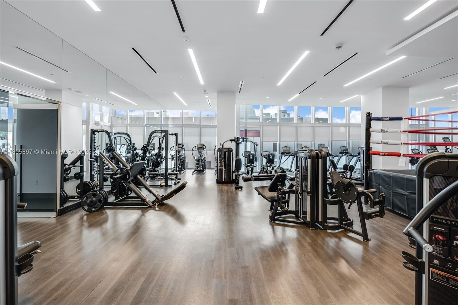 Real estate property located at 851 1st Ave #3011, Miami-dade, Paramount Miami Worldcent, Miami, FL