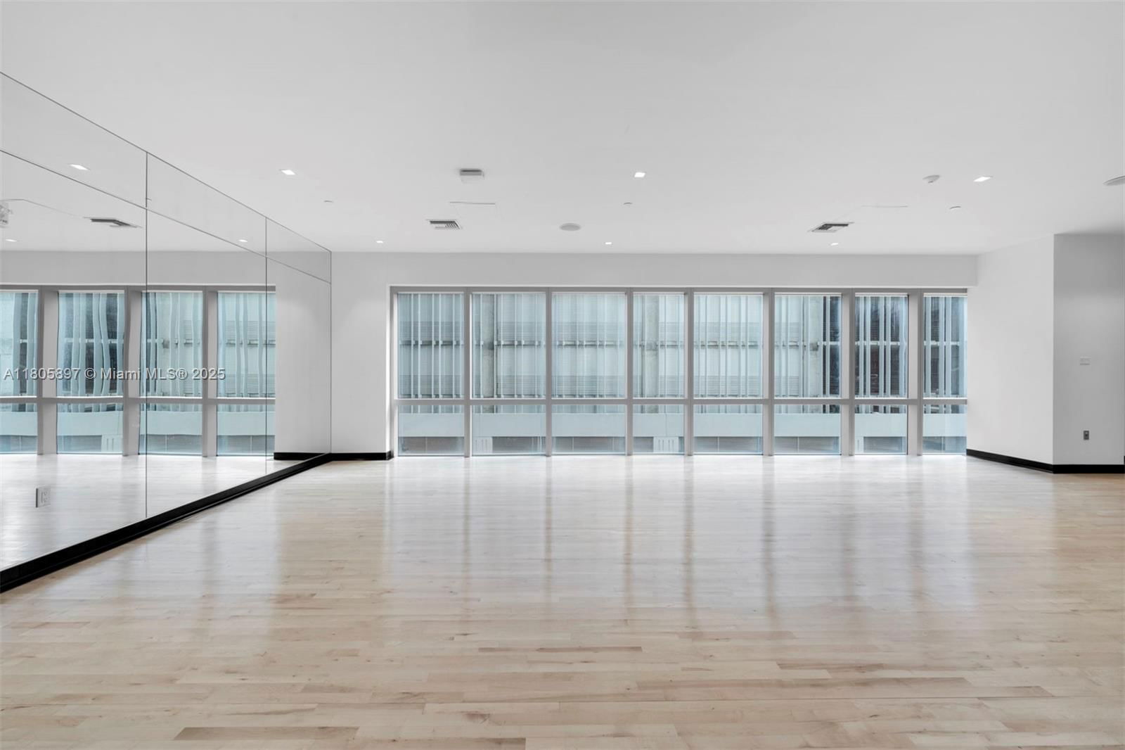 Real estate property located at 851 1st Ave #3011, Miami-dade, Paramount Miami Worldcent, Miami, FL