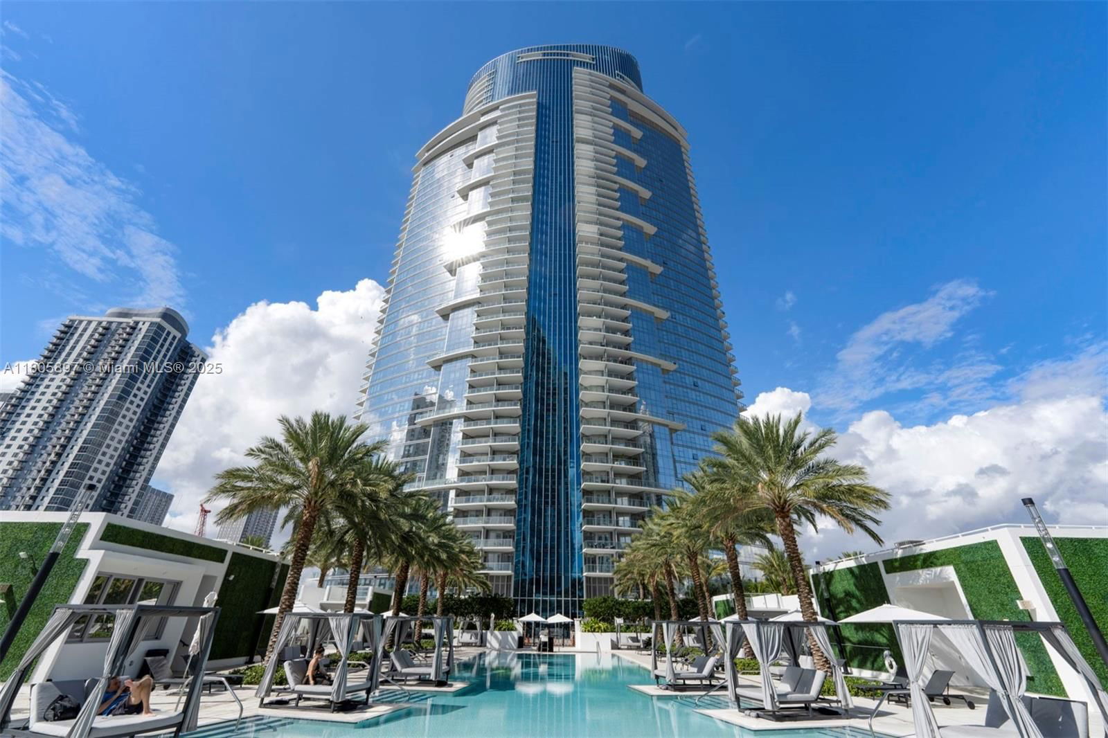Real estate property located at 851 1st Ave #3011, Miami-dade, Paramount Miami Worldcent, Miami, FL