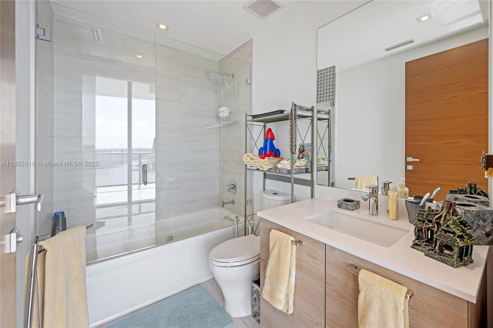 Real estate property located at 5500 Island Estates Dr #1404 & 1405N, Miami-dade, Prive Condo, Aventura, FL