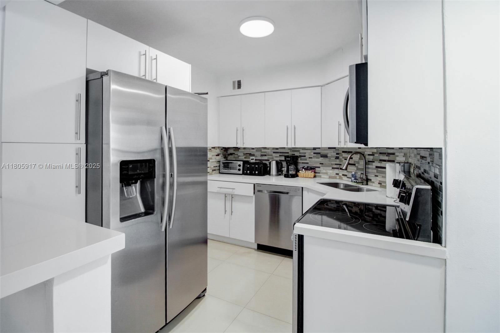 Real estate property located at 5225 Collins Ave #1409, Miami-dade, The Alexander Condo, Miami Beach, FL
