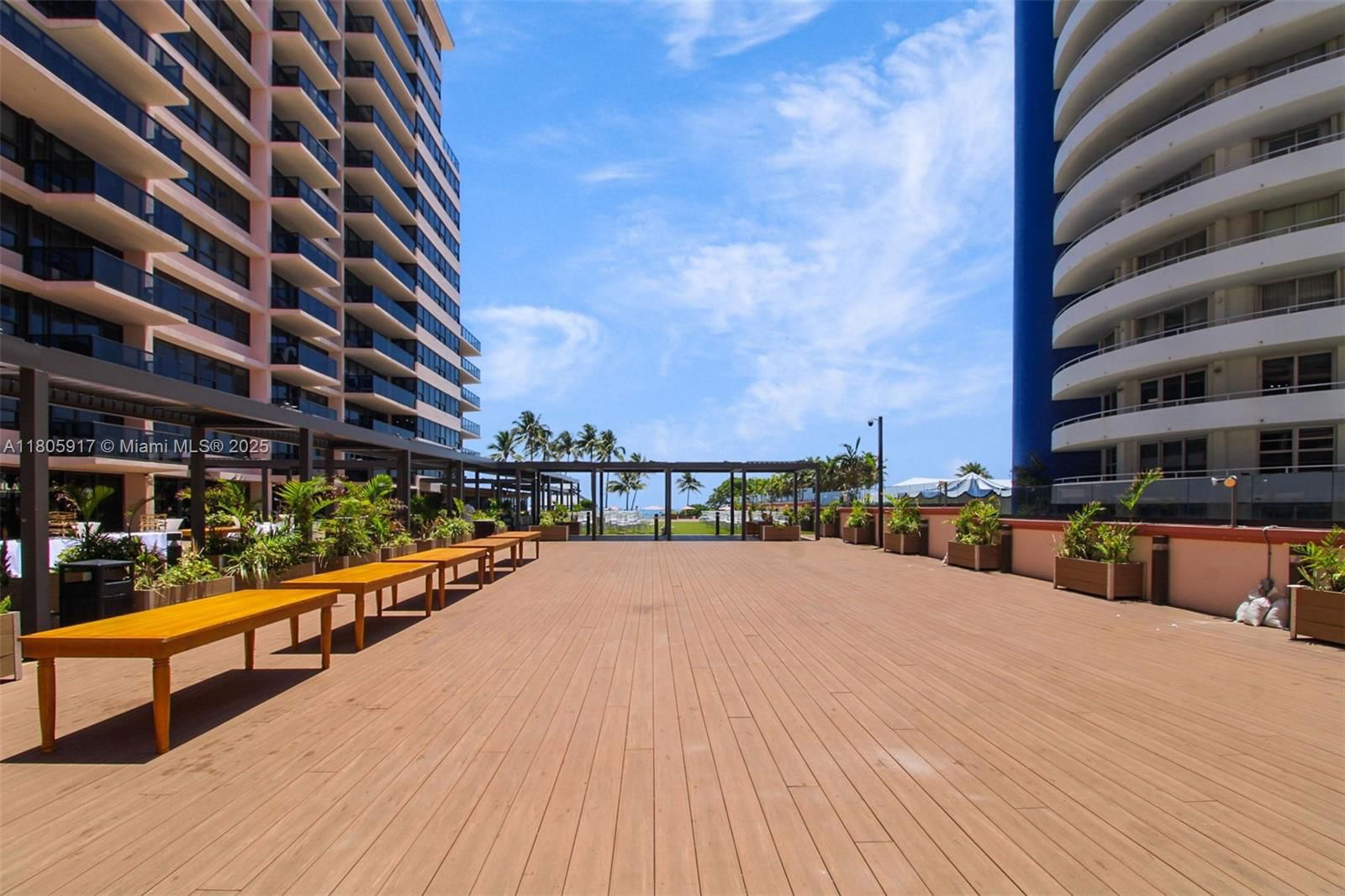 Real estate property located at 5225 Collins Ave #1409, Miami-dade, The Alexander Condo, Miami Beach, FL