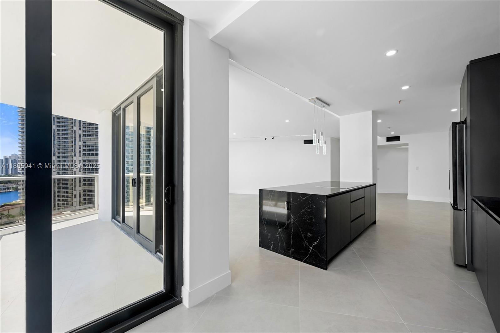Real estate property located at 20281 Country Club Dr #1008, Miami-dade, Hamptons West Condo, Aventura, FL