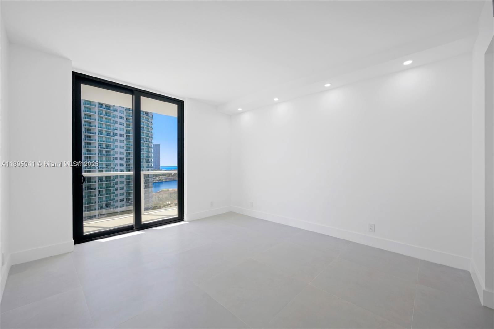 Real estate property located at 20281 Country Club Dr #1008, Miami-dade, Hamptons West Condo, Aventura, FL