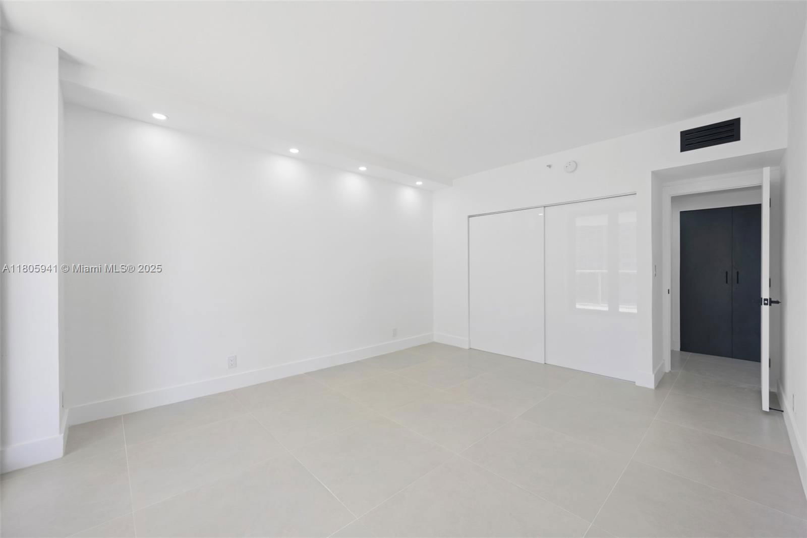 Real estate property located at 20281 Country Club Dr #1008, Miami-dade, Hamptons West Condo, Aventura, FL