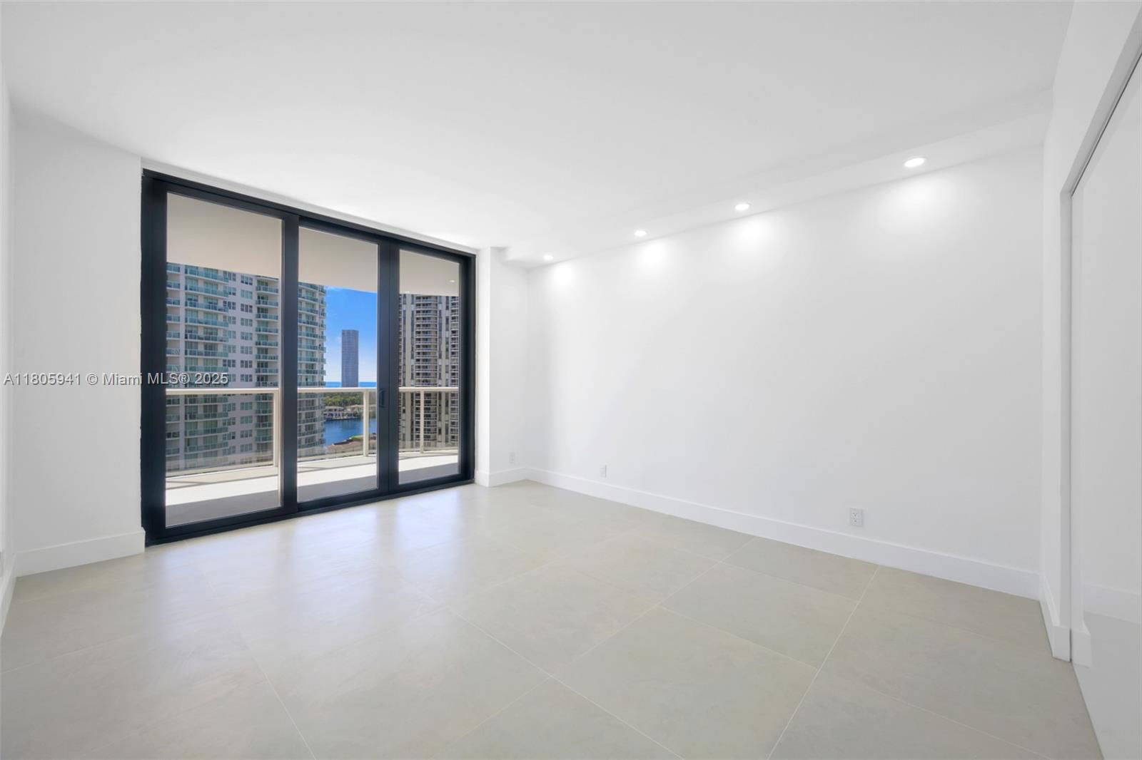 Real estate property located at 20281 Country Club Dr #1008, Miami-dade, Hamptons West Condo, Aventura, FL