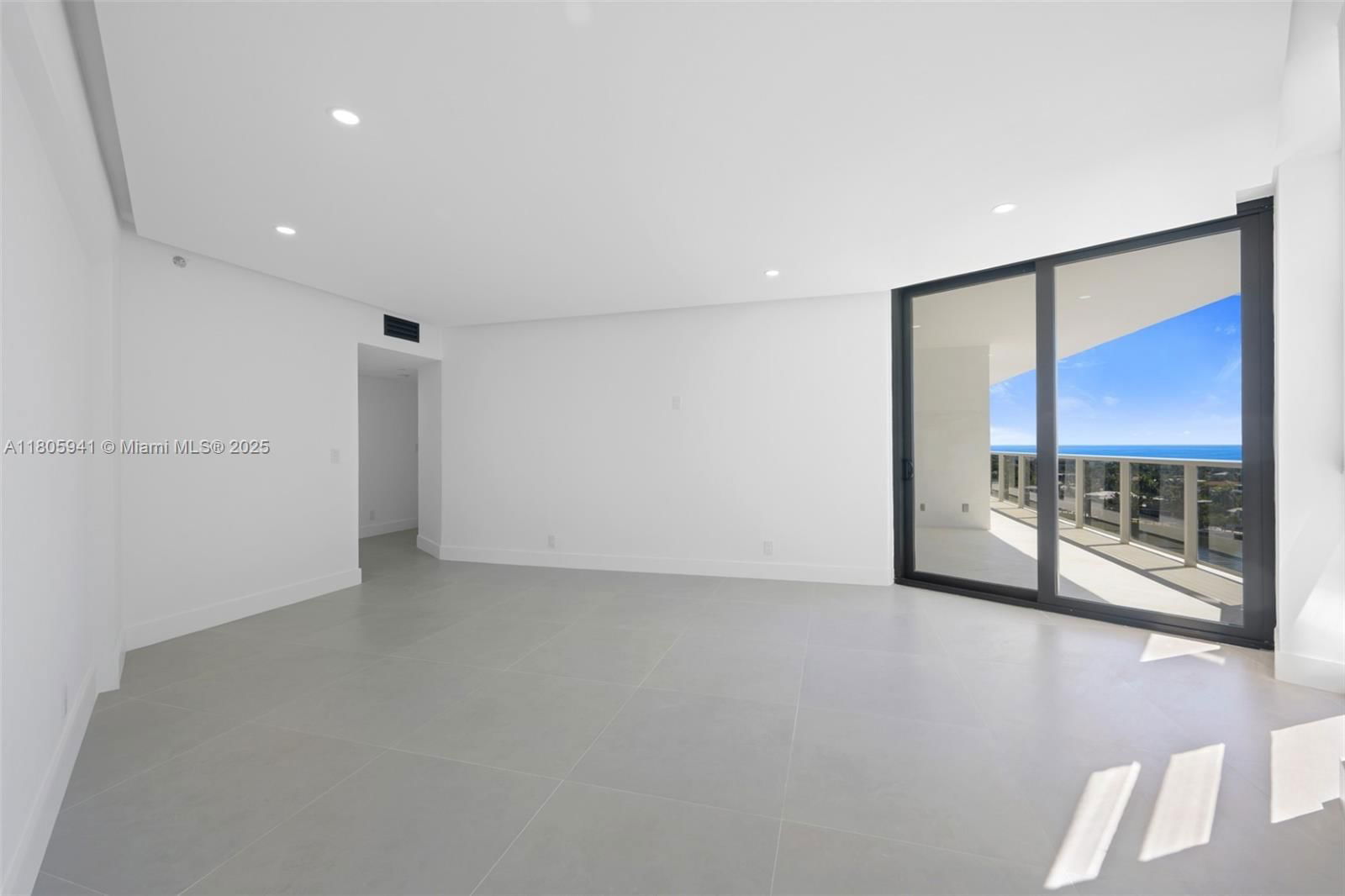 Real estate property located at 20281 Country Club Dr #1008, Miami-dade, Hamptons West Condo, Aventura, FL