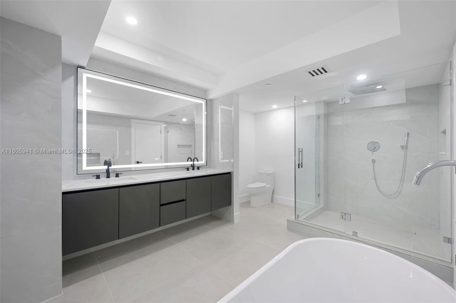 Real estate property located at 20281 Country Club Dr #1008, Miami-dade, Hamptons West Condo, Aventura, FL