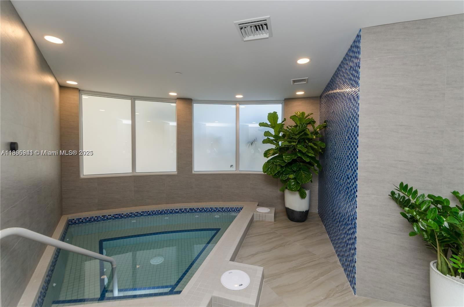 Real estate property located at 20281 Country Club Dr #1008, Miami-dade, Hamptons West Condo, Aventura, FL