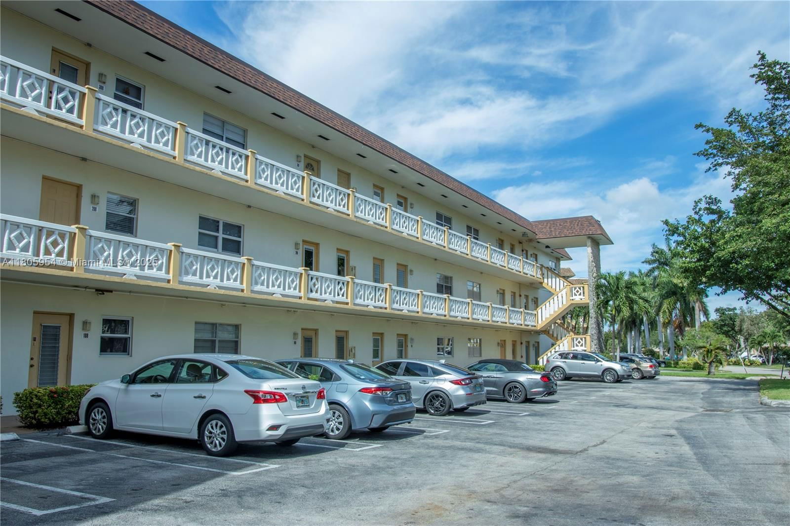 Real estate property located at 5141 Oakland Park Blvd #210, Broward, Melaleuca Gardens Condo, Lauderdale Lakes, FL