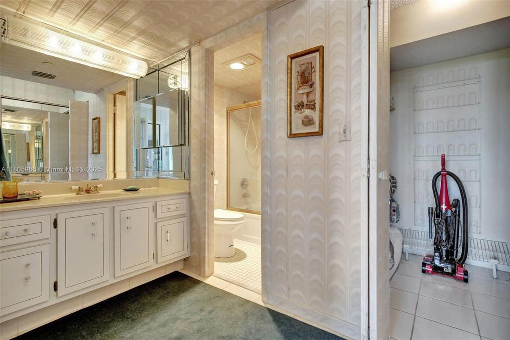 Real estate property located at 900 Saint Charles Pl #616, Broward, Park Place Condominium No, Pembroke Pines, FL