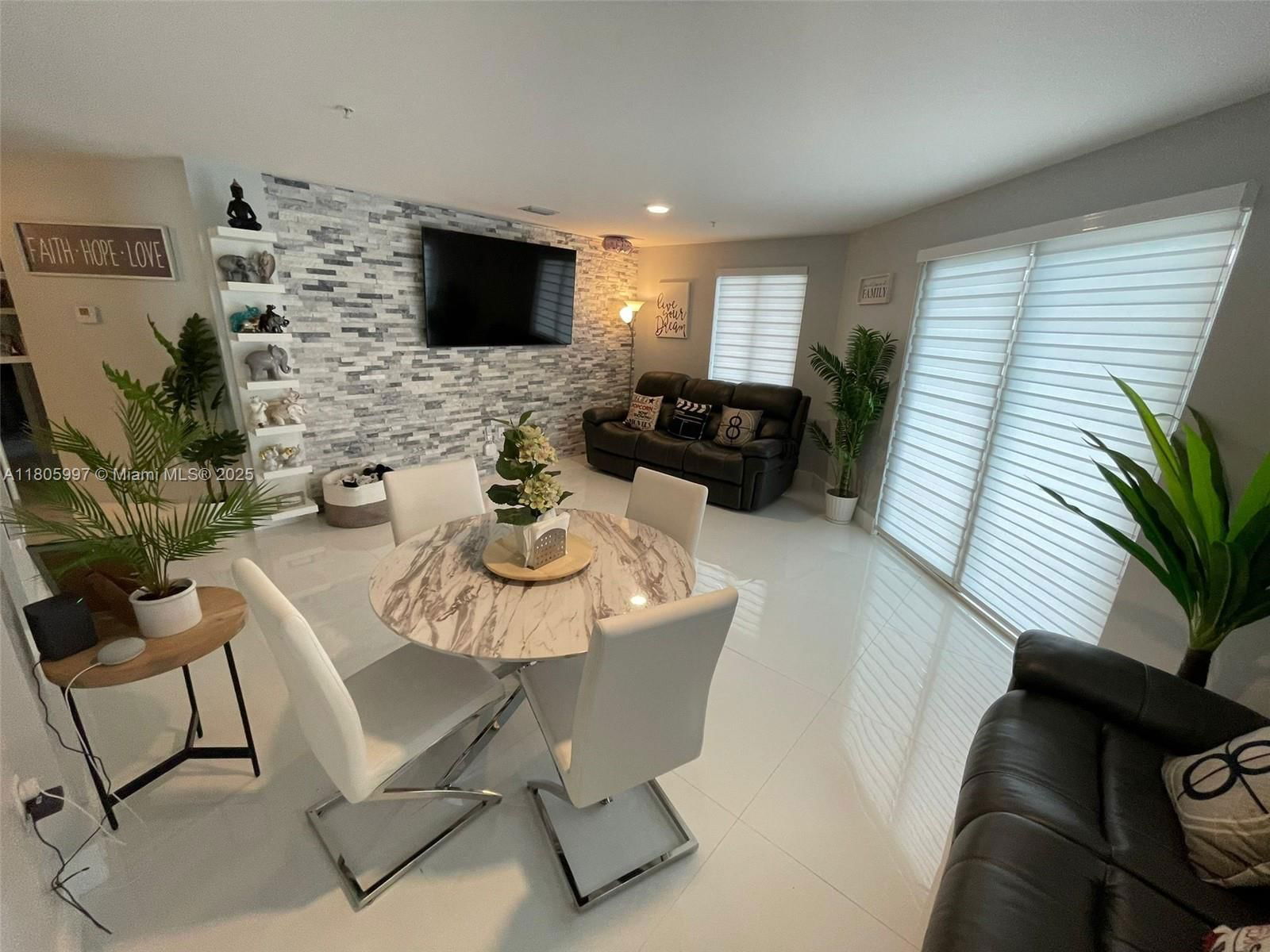 Real estate property located at 10950 82nd St #208, Miami-dade, Islands At Doral 1st Addi, Doral, FL