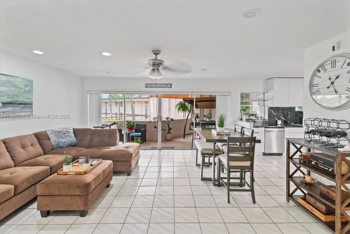 Real estate property located at 7 Greenway Vlg N #205, Palm Beach, Greenway Village North Co, Royal Palm Beach, FL