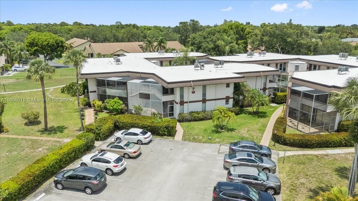 Real estate property located at 7 Greenway Vlg N #205, Palm Beach, Greenway Village North Co, Royal Palm Beach, FL