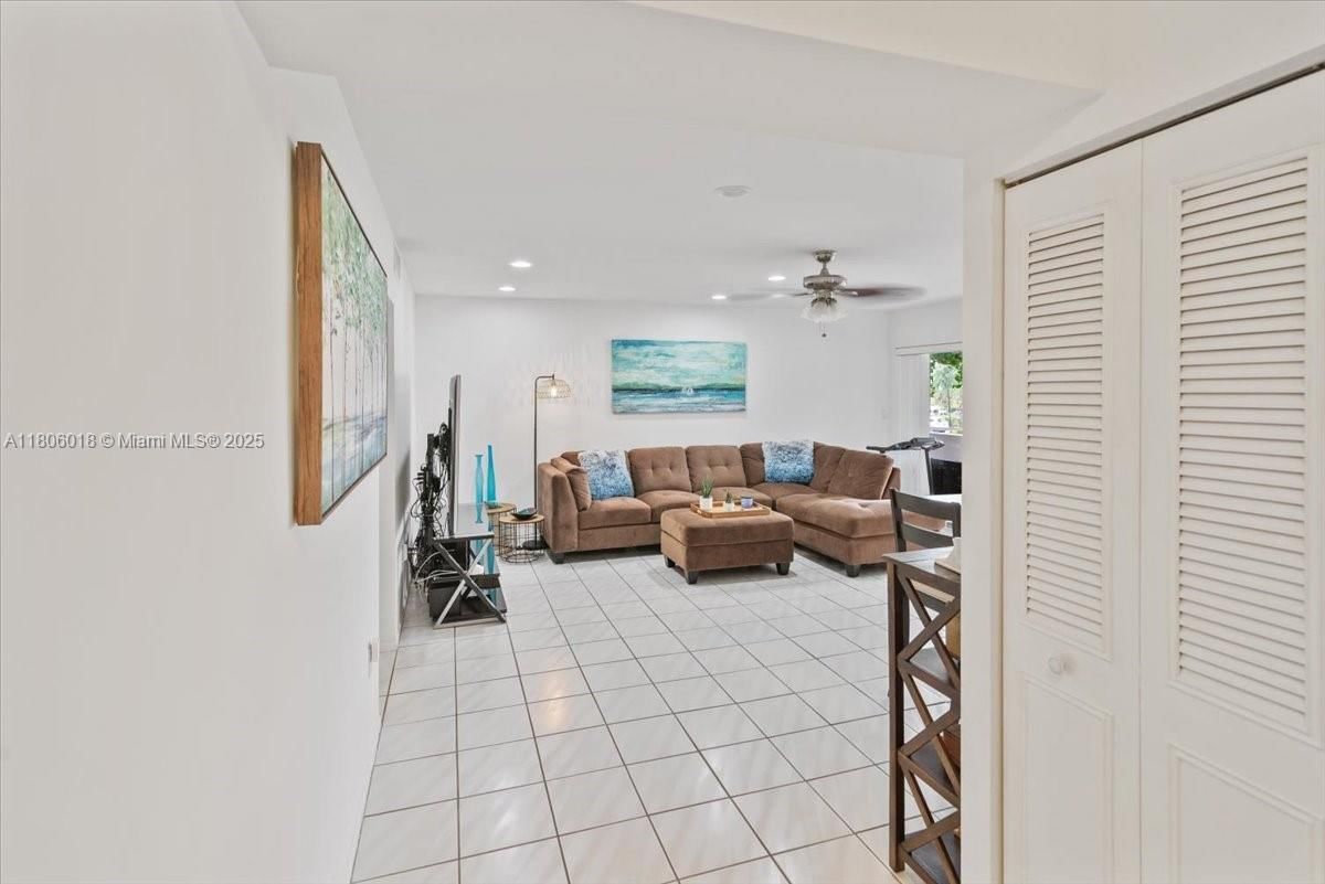 Real estate property located at 7 Greenway Vlg N #205, Palm Beach, Greenway Village North Co, Royal Palm Beach, FL