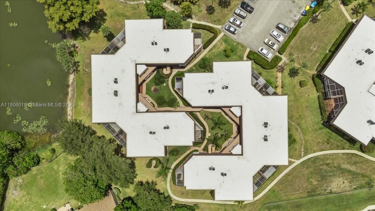 Real estate property located at 7 Greenway Vlg N #205, Palm Beach, Greenway Village North Co, Royal Palm Beach, FL