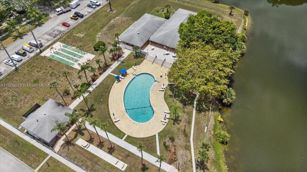 Real estate property located at 7 Greenway Vlg N #205, Palm Beach, Greenway Village North Co, Royal Palm Beach, FL