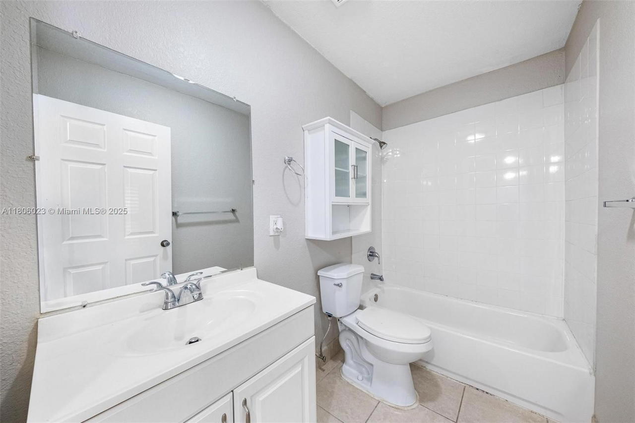 Real estate property located at 323 9th St, Broward, Grant Park, Hallandale Beach, FL