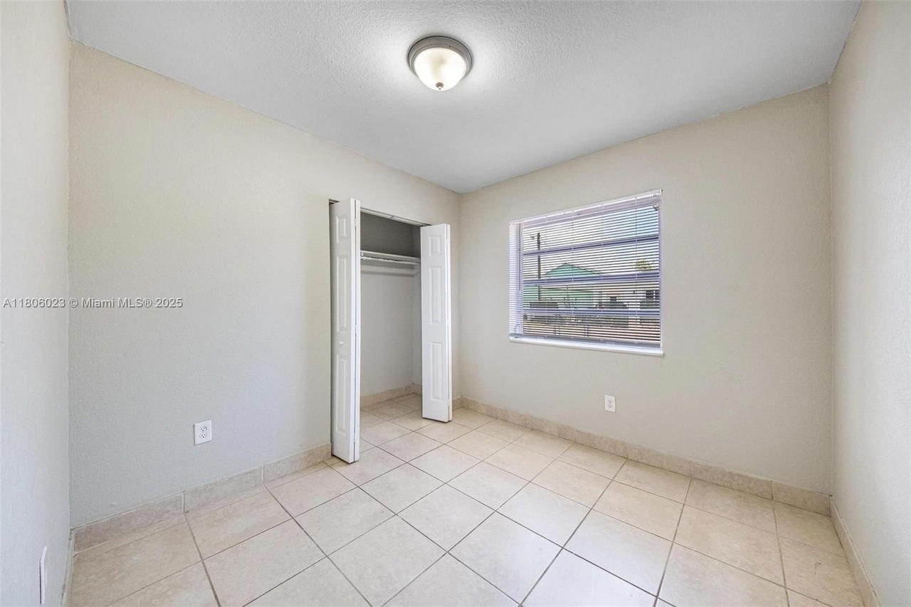 Real estate property located at 323 9th St, Broward, Grant Park, Hallandale Beach, FL