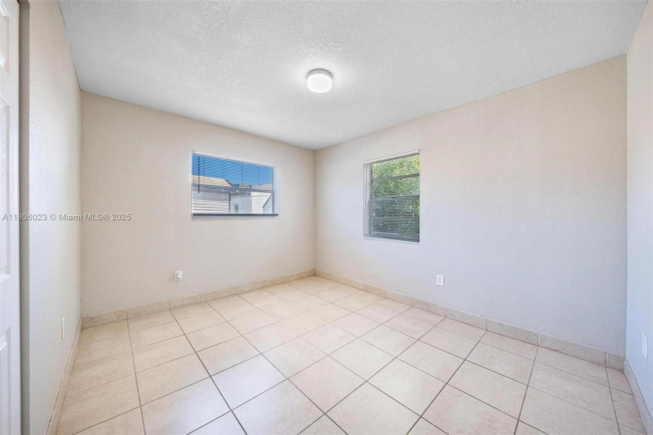Real estate property located at 323 9th St, Broward, Grant Park, Hallandale Beach, FL