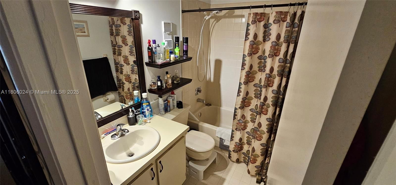 Real estate property located at 15545 110th Ter, Miami-dade, La Maison At The Hammocks, Miami, FL