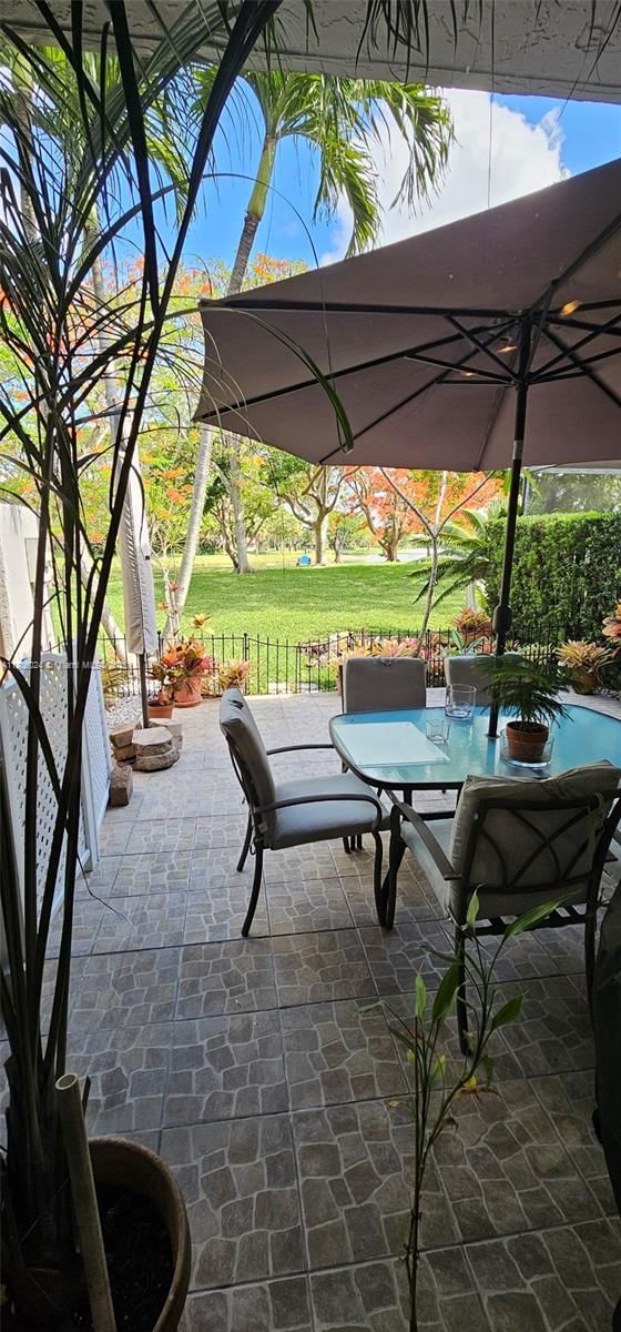 Real estate property located at 15545 110th Ter, Miami-dade, La Maison At The Hammocks, Miami, FL