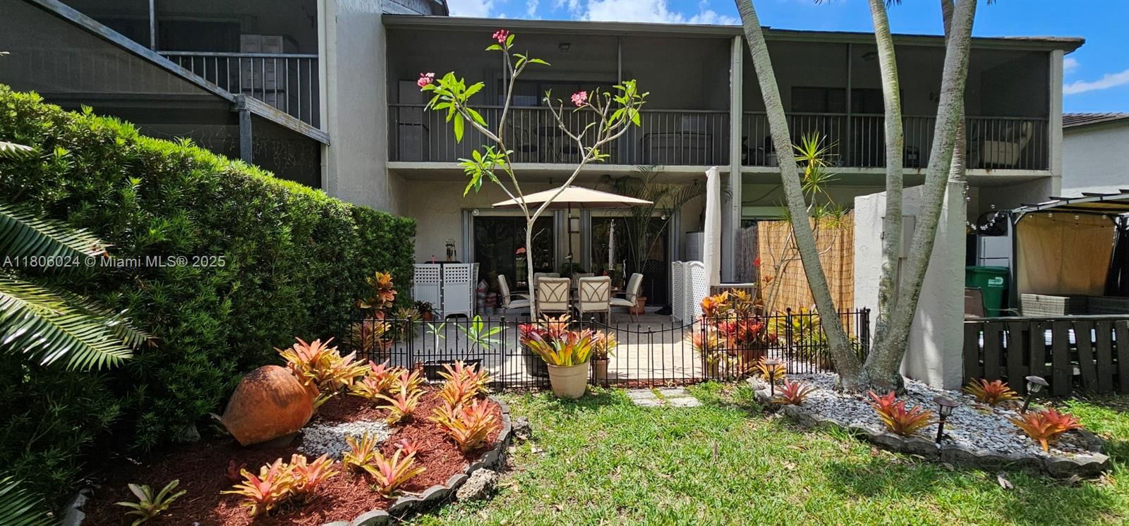 Real estate property located at 15545 110th Ter, Miami-dade, La Maison At The Hammocks, Miami, FL