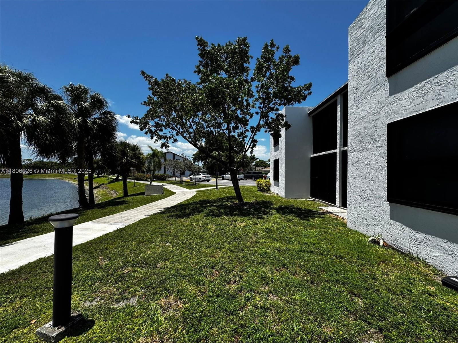 Real estate property located at 216 Lake Pointe Dr #120, Broward, Lake Pointe Condominium N, Oakland Park, FL