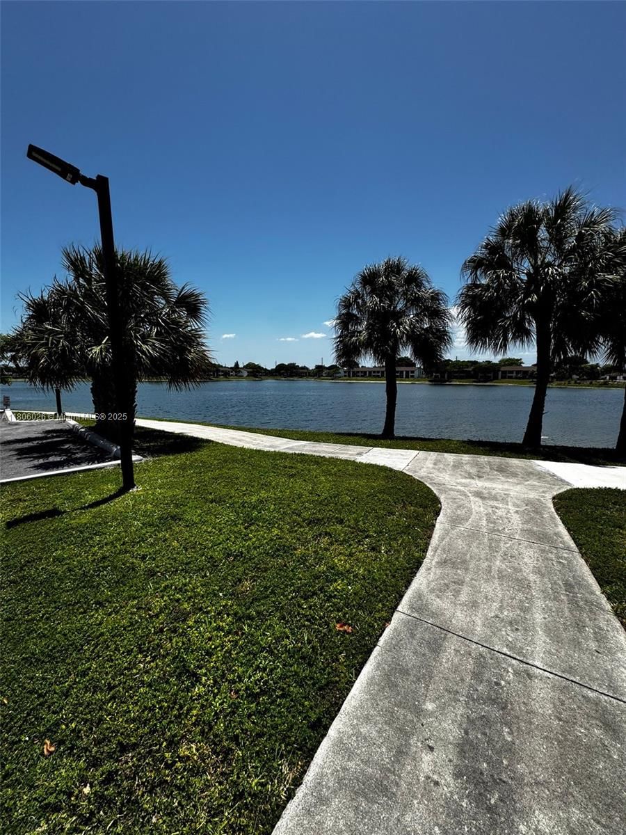 Real estate property located at 216 Lake Pointe Dr #120, Broward, Lake Pointe Condominium N, Oakland Park, FL