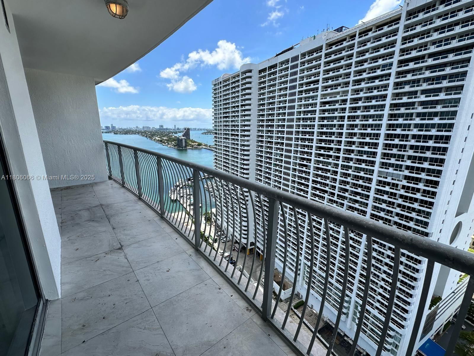 Real estate property located at 1750 Bayshore Dr #2906, Miami-dade, Opera Tower Condo, Miami, FL