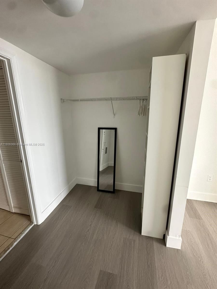 Real estate property located at 1750 Bayshore Dr #2906, Miami-dade, Opera Tower Condo, Miami, FL