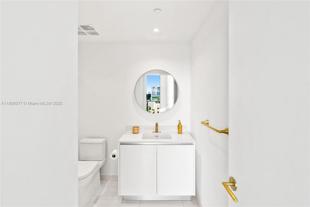 Real estate property located at 2678 Tigertail Ave #713, Miami-dade, 2678 Tigertail Condo, Miami, FL