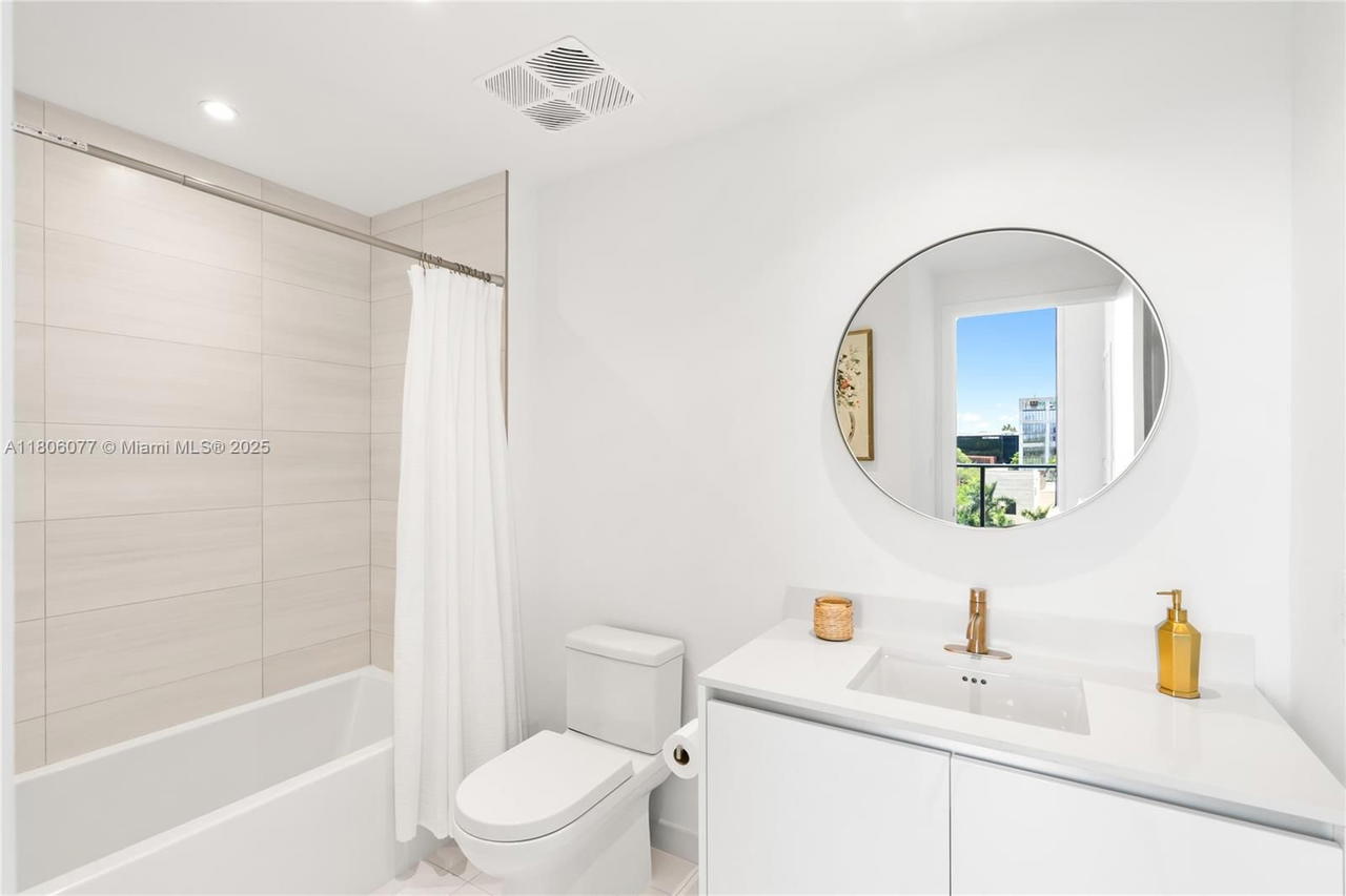 Real estate property located at 2678 Tigertail Ave #713, Miami-dade, 2678 Tigertail Condo, Miami, FL