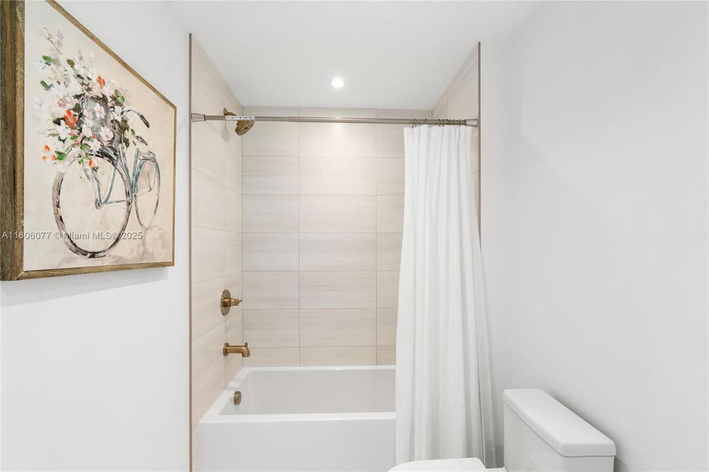 Real estate property located at 2678 Tigertail Ave #713, Miami-dade, 2678 Tigertail Condo, Miami, FL