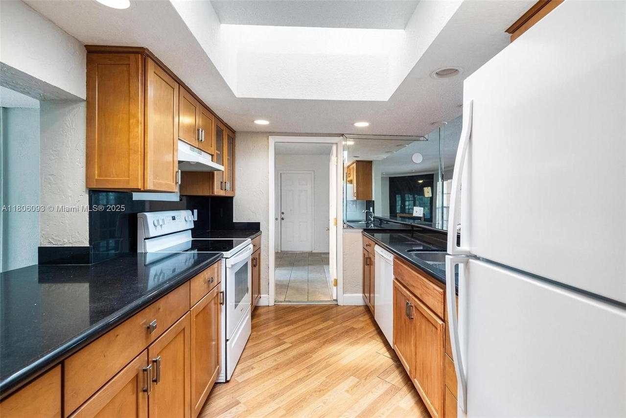 Real estate property located at 4521 12th Ter, Broward, Twin Lakes Resub Of Blks, Fort Lauderdale, FL