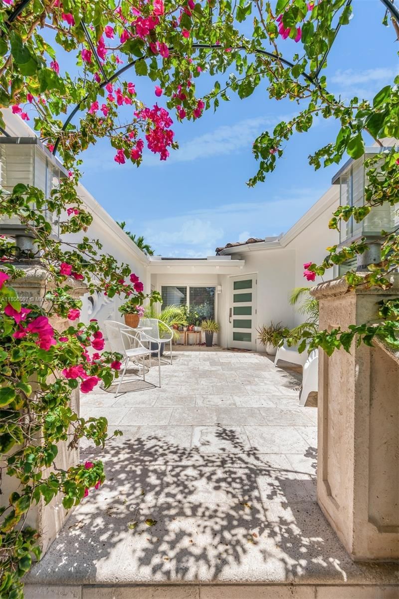 Real estate property located at 9057 Emerson Ave, Miami-dade, Altos Del Mar No 4, Surfside, FL