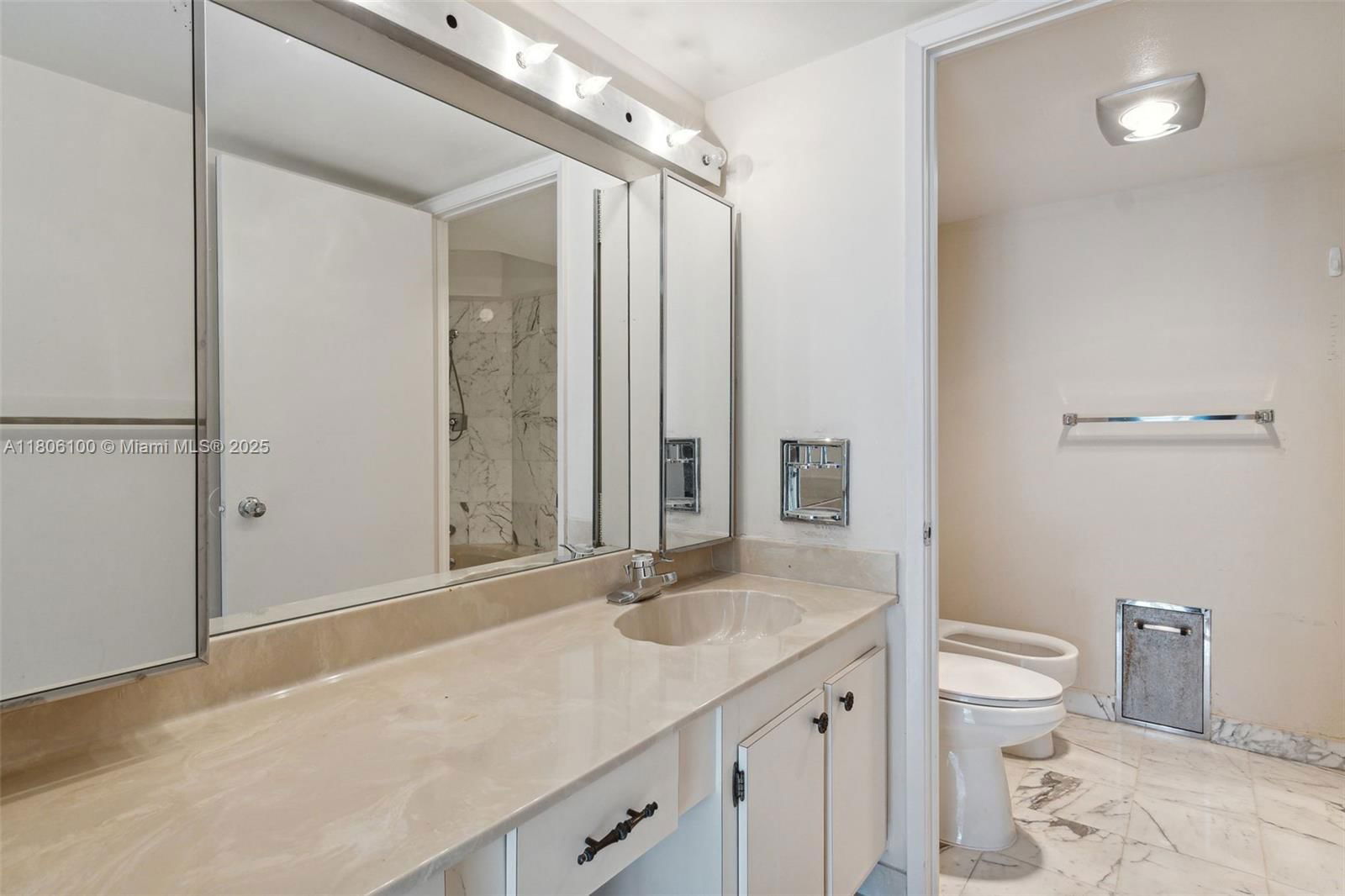 Real estate property located at 1901 Brickell Ave B1408, Miami-dade, Brickell Place Condo, Miami, FL