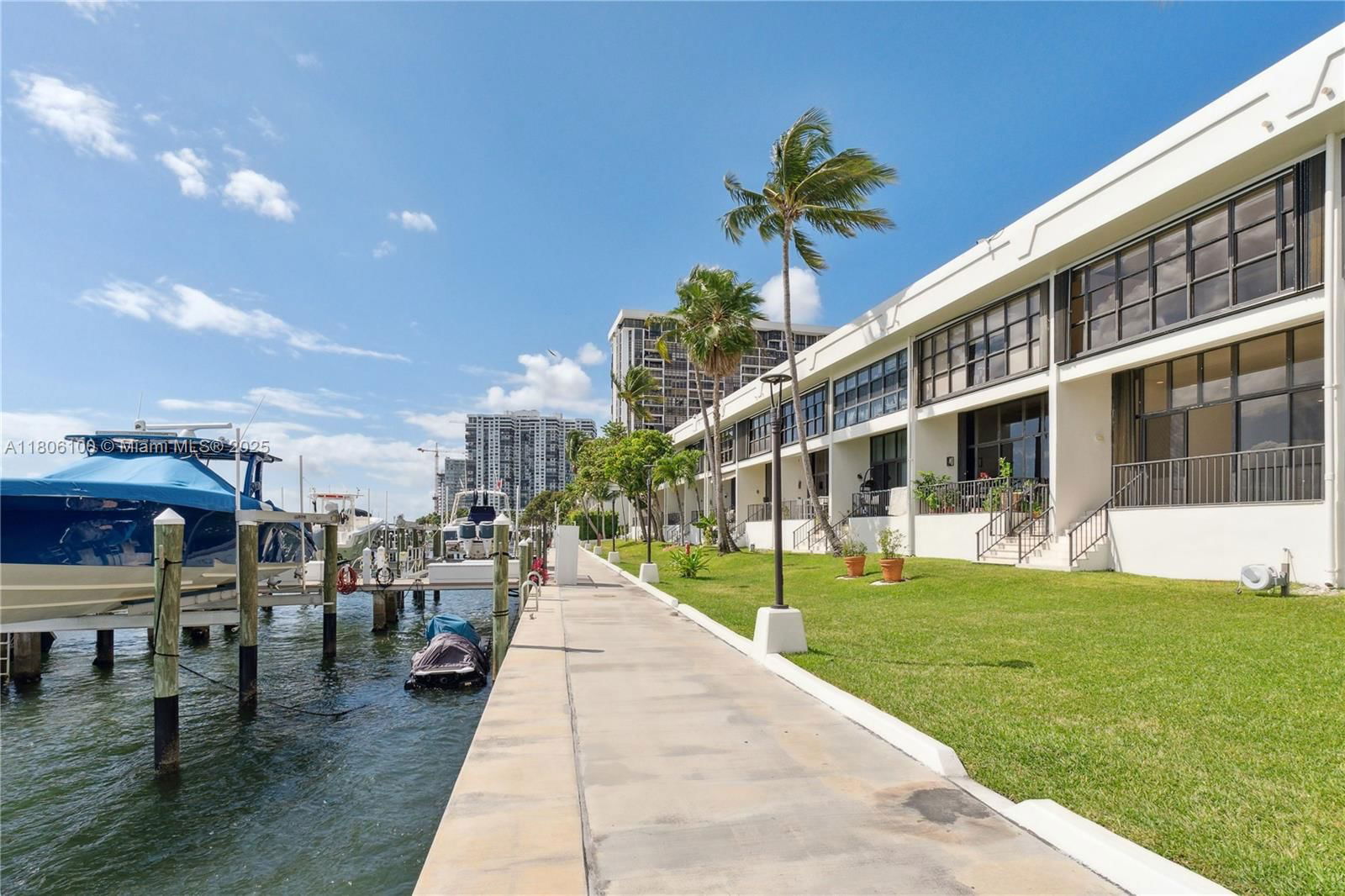 Real estate property located at 1901 Brickell Ave B1408, Miami-dade, Brickell Place Condo, Miami, FL