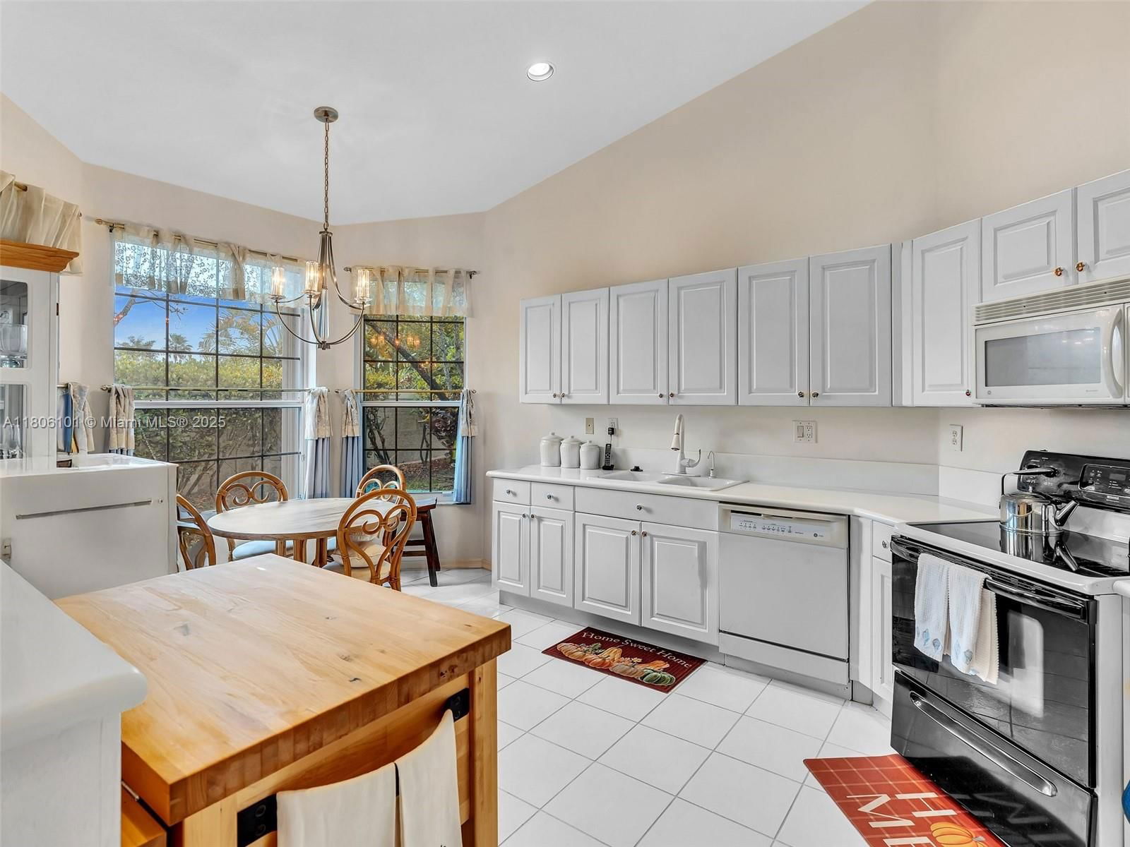 Real estate property located at 2530 Aragon Blvd #1, Broward, Regency Homes At Sunrise, Sunrise, FL